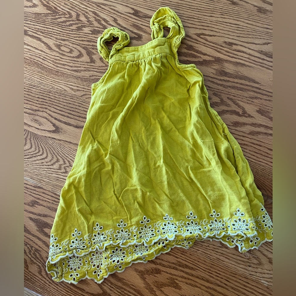 Old Navy. Girls size 2 dress.
